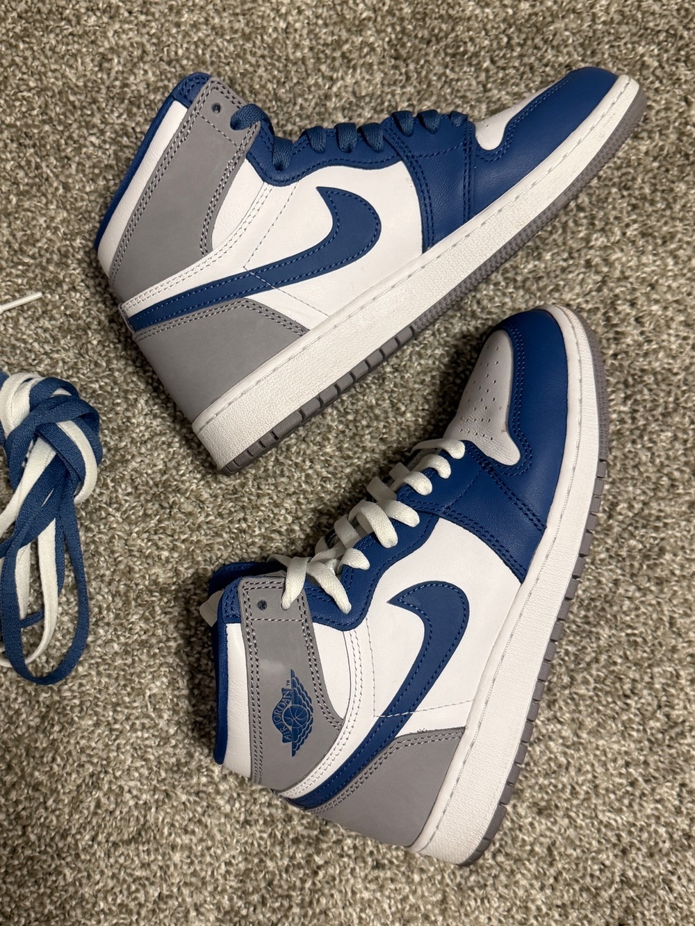 Jordan 1’s High OG - Big Kids 5.5Y